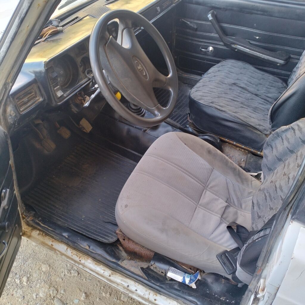 Lada 2104 universal, ağ rəng. - Kuzov: 5 qapılı universal gövdə, iri — Avto, Bakı (8)