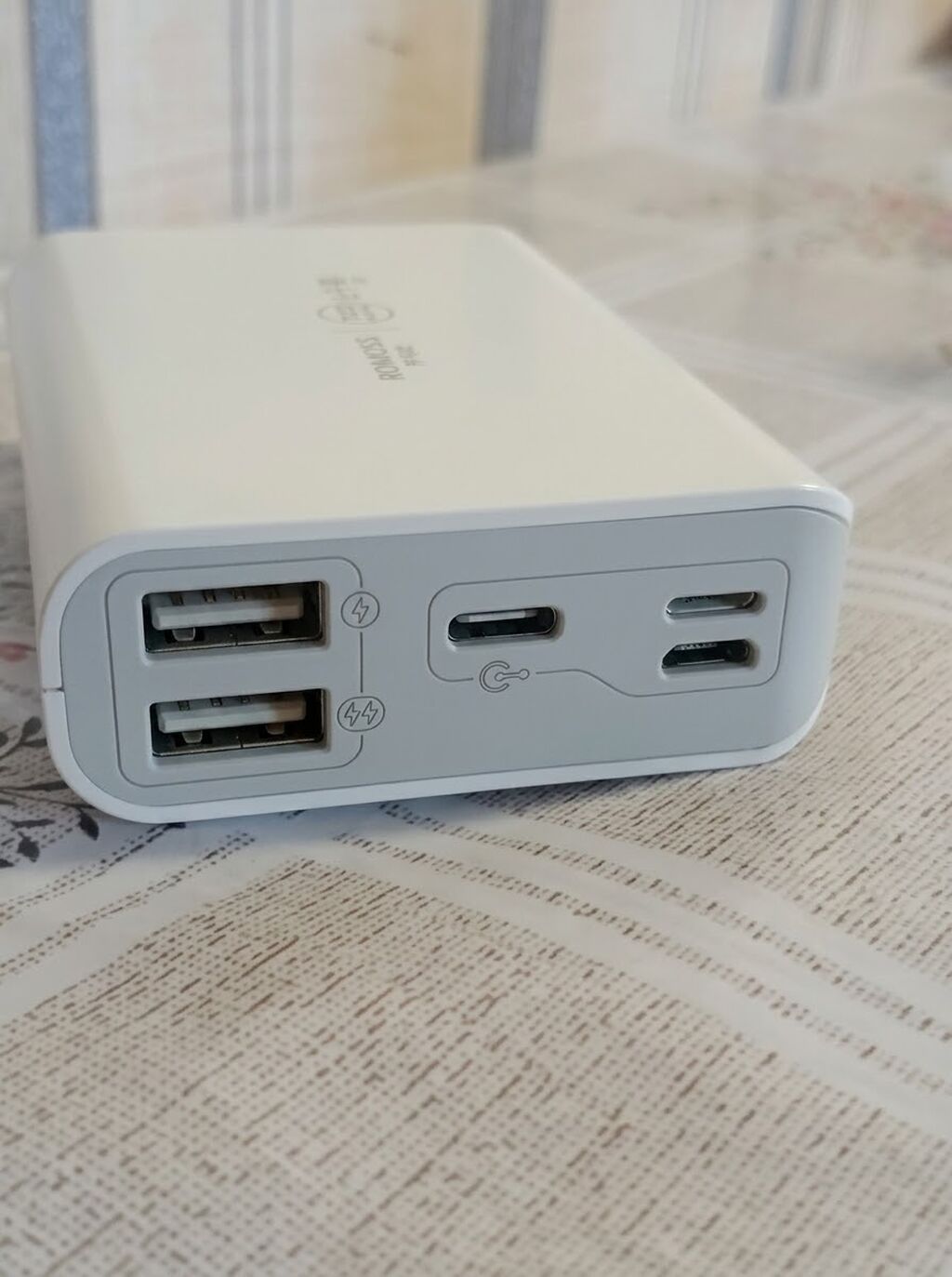 ROMOSS 10 seriyalı powerbank Xüsusiyyətlər: - Ağıllı enerji bankı, ağ — Elektronika, Bakı (4)