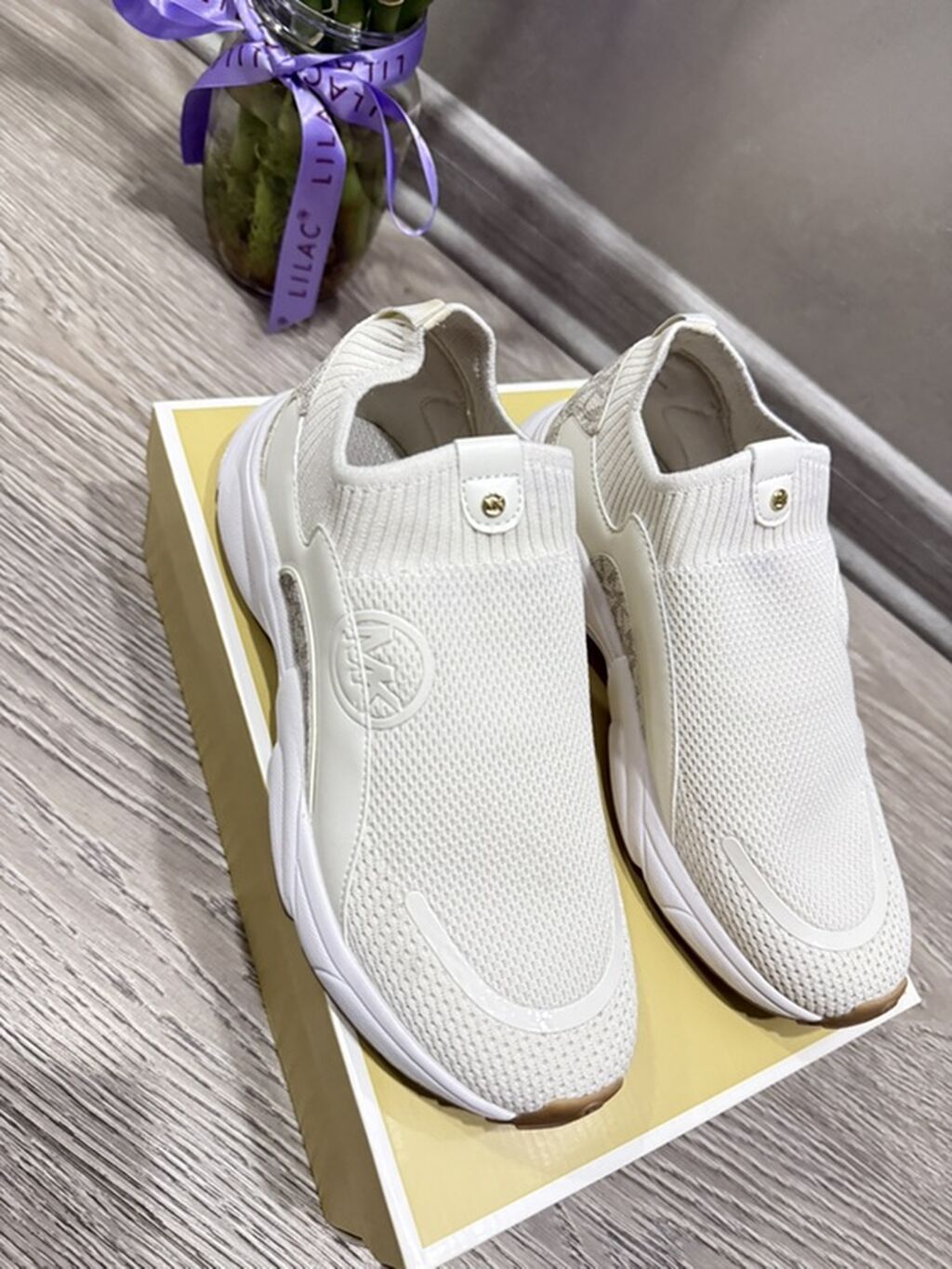 Michael Kors qadın slip-on idman ayaqqabısı. Ağ rəngli, nəfəsalan tor — Şəxsi əşyalar, Bakı (3)
