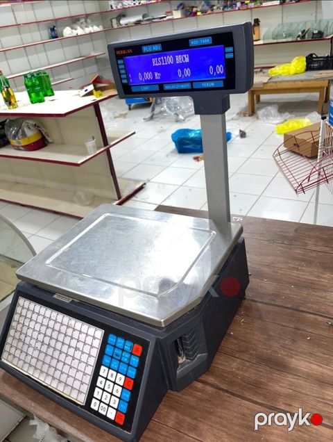 Mağaza bağlandığna görə təcili satılır. Lap az işlənilib. RLS1100-