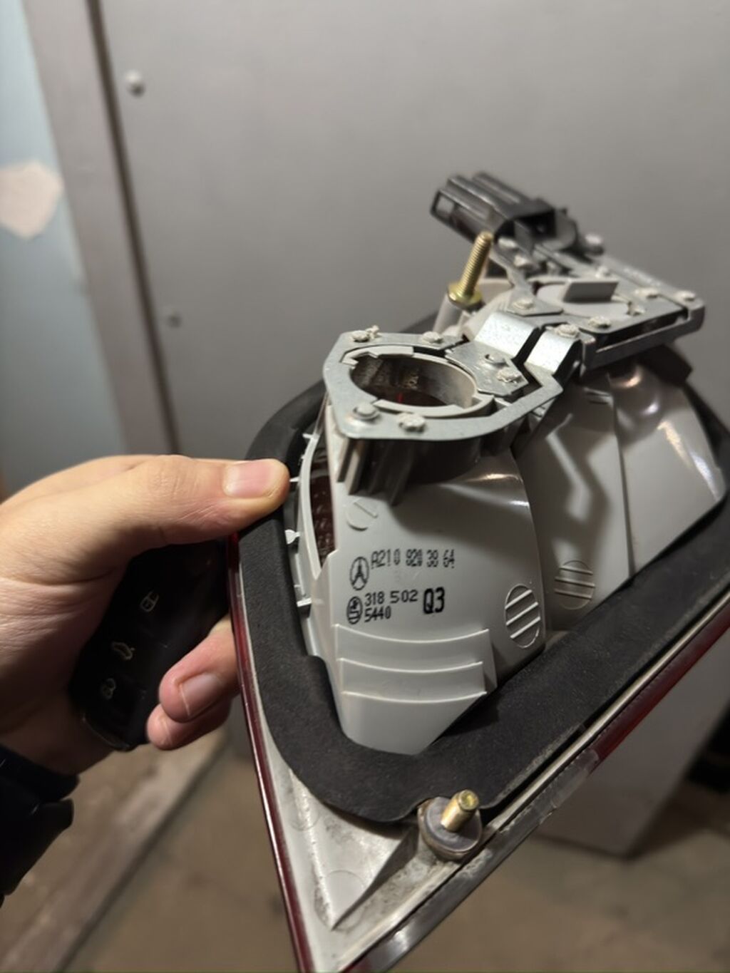 Mercedes-Benz w210 arxa stop sağ teref fənəri satılır. Şəkillərdə — Ehtiyat hissələri, Sumqayıt (3)