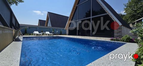 Hovuzlu və geniş həyətli A-frame tipli günlük villa təqdim olunur