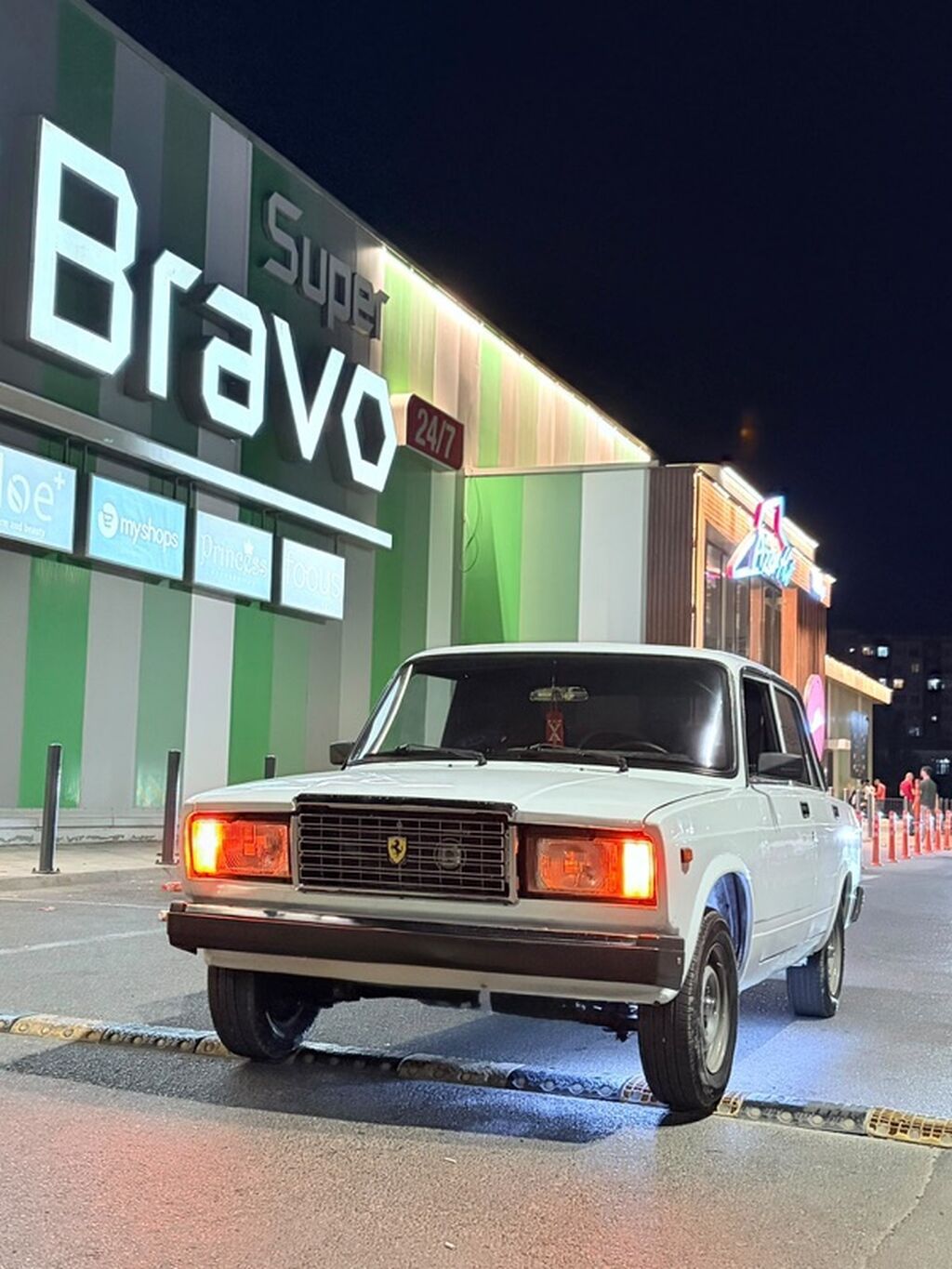 VAZ 2107, ağ rəngli sedan Xüsusiyyətlər və detallı təsvir: - Korpusu — Avto, Sumqayıt (2)