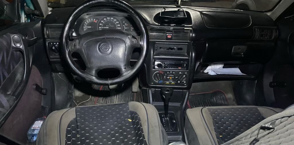 Opel Astra: 1.6 l | 1996 il 460000 km Hetçbek — Avto, Xudat (3)