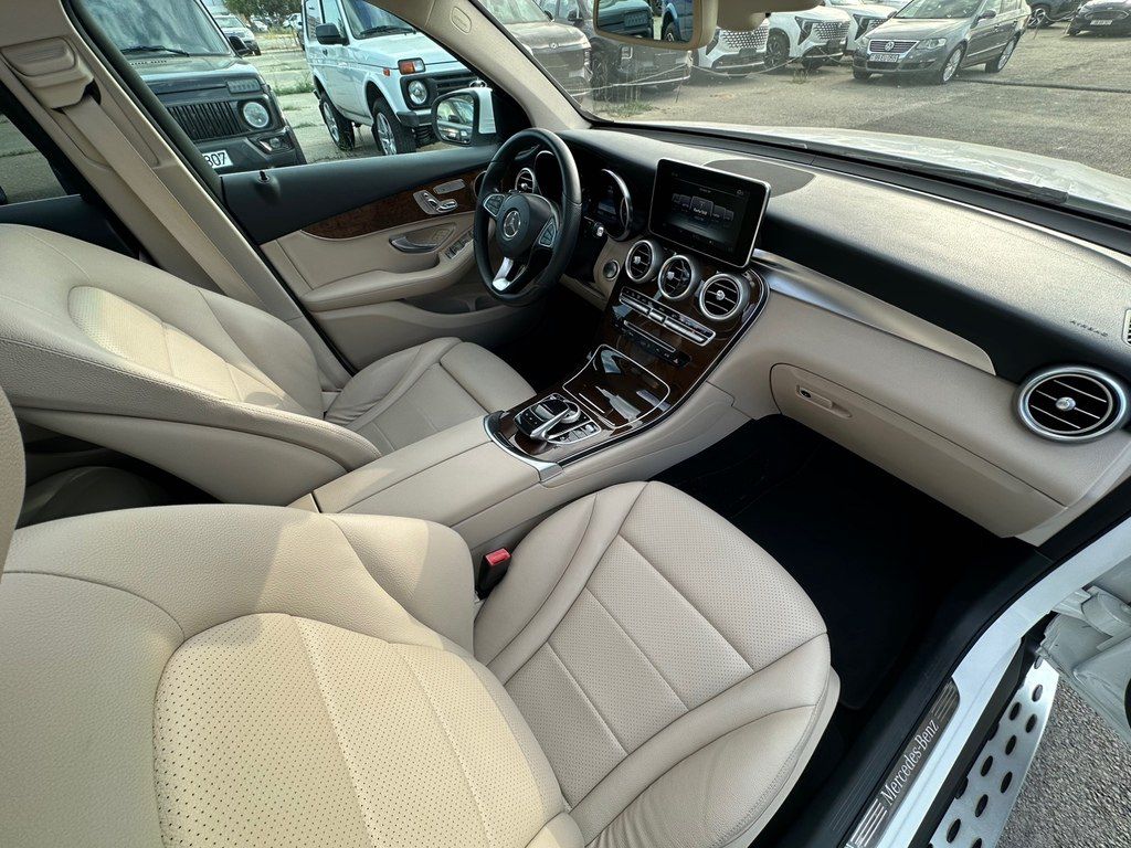 Mercedes GLC 300 4MATIC Coupe, 2.0 L, 2017 il, 131 000 km — Avtomobillər, Bakı (10)
