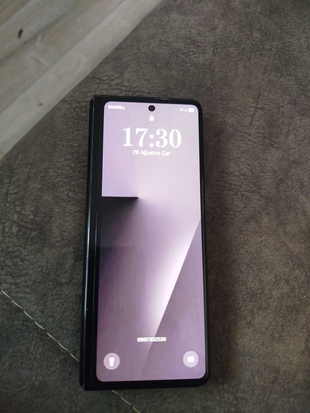 Salam Samsung Z Fold 3 qatlanan telefon satılır. sadəcə iç ekranı — Elektronika, Bakı (4)