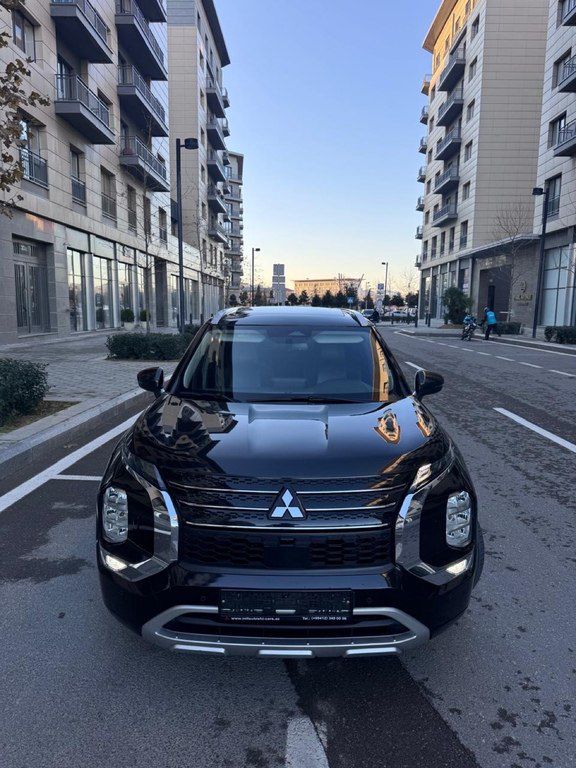 Mitsubishi Outlander, 2.5 L, 2022 il, 125 000 km — Avtomobillər, Bakı