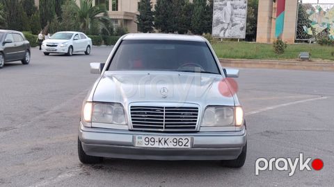Mercedes E 200, 2.0 L, 1993 il, 249 328 km