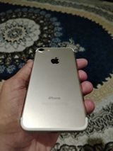 IPhone 7, 32 GB, Matte Gold, Barmaq izi — Smartphones