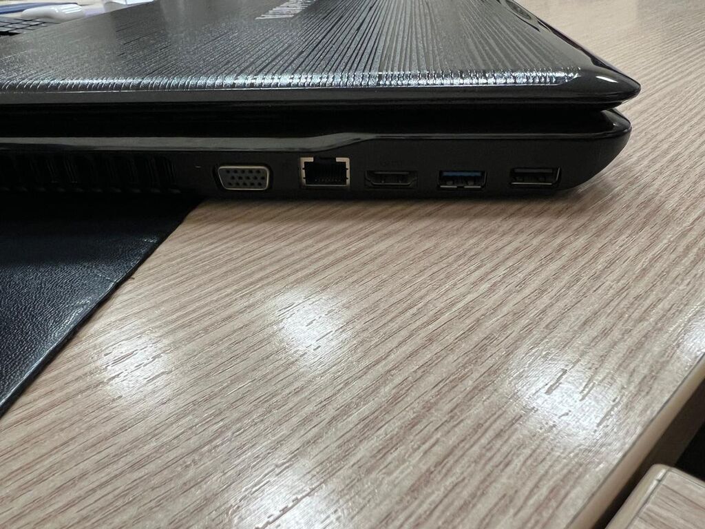 Toshiba notebook, qizmir, batareya normal saxlayir, harman kardonn ses — Toshiba, Bakı (3)