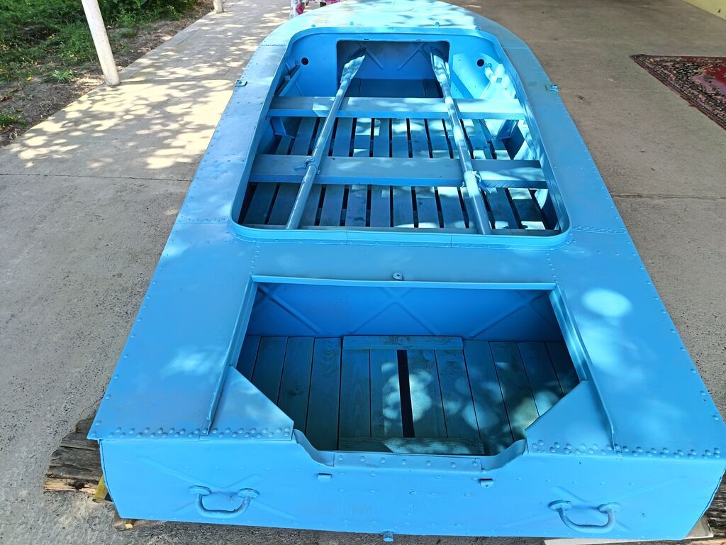 Metal qayıq satılır. Qiymətdə razilasmaq olar Möhkəm metal korpuslu — Mallar, Bakı (2)
