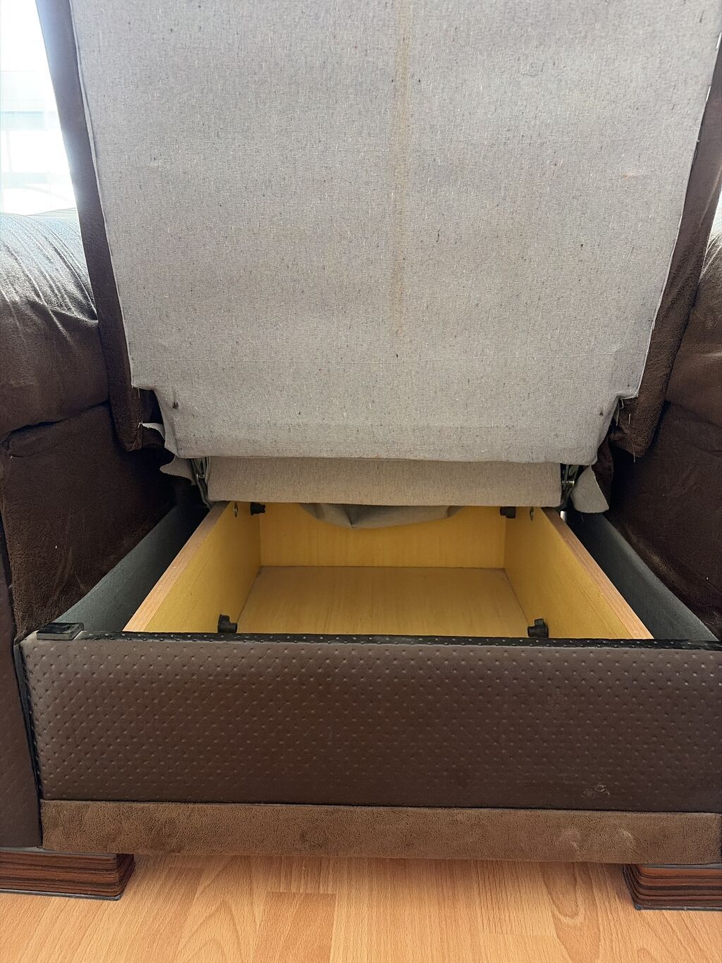 Qəhvəyi rəngdə 2 ədəd yumşaq kreslo dəsti. Kreslolar geniş oturacaq — Mebel, Bakı (4)