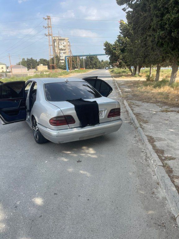 Mercedes E 230, 2.3 L, 1997 il, 610 000 km — Avtomobillər, Bakı (3)
