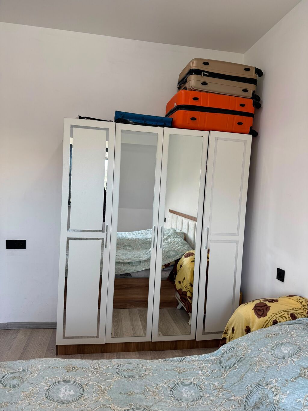 3 ay işlədilib. 650 manata satılır . Matras və əlavə döşək üstündə — Mebel, Bakı (7)