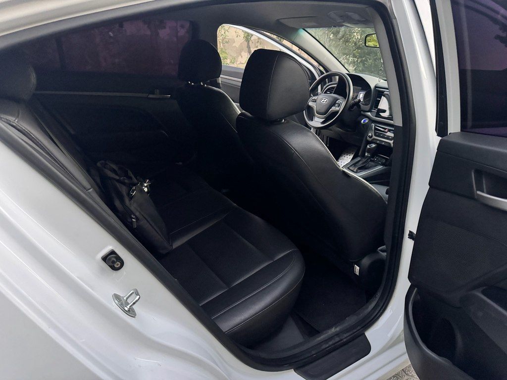 Hyundai Avante, 1.6 L, 2017 il, 71 000 km — Avtomobillər, Bakı (12)