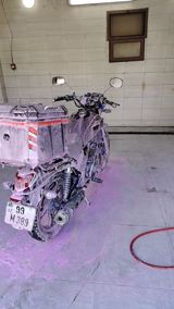 Kuryer işi və gündəlik istifadə üçün uyğun motosiklet. Şəkillərdə — Cars