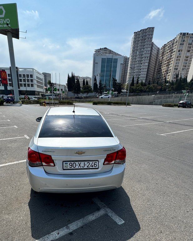 Chevrolet Cruze, 1.8 L, 2010 il, 280 000 km — Avtomobillər, Bakı (2)