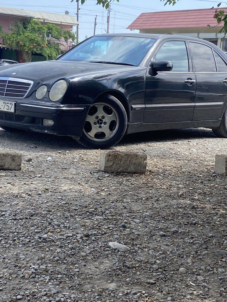 Mercedes E 200, 2.0 L, 2001 il, 570 000 km — Avtomobillər, Beyləqan (10)