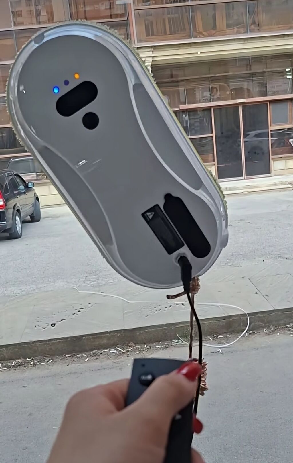 Robot şüşə silən. Sahin elektronik den 200 manata alınıb. 3 defe — Elektronika, Digah (3)