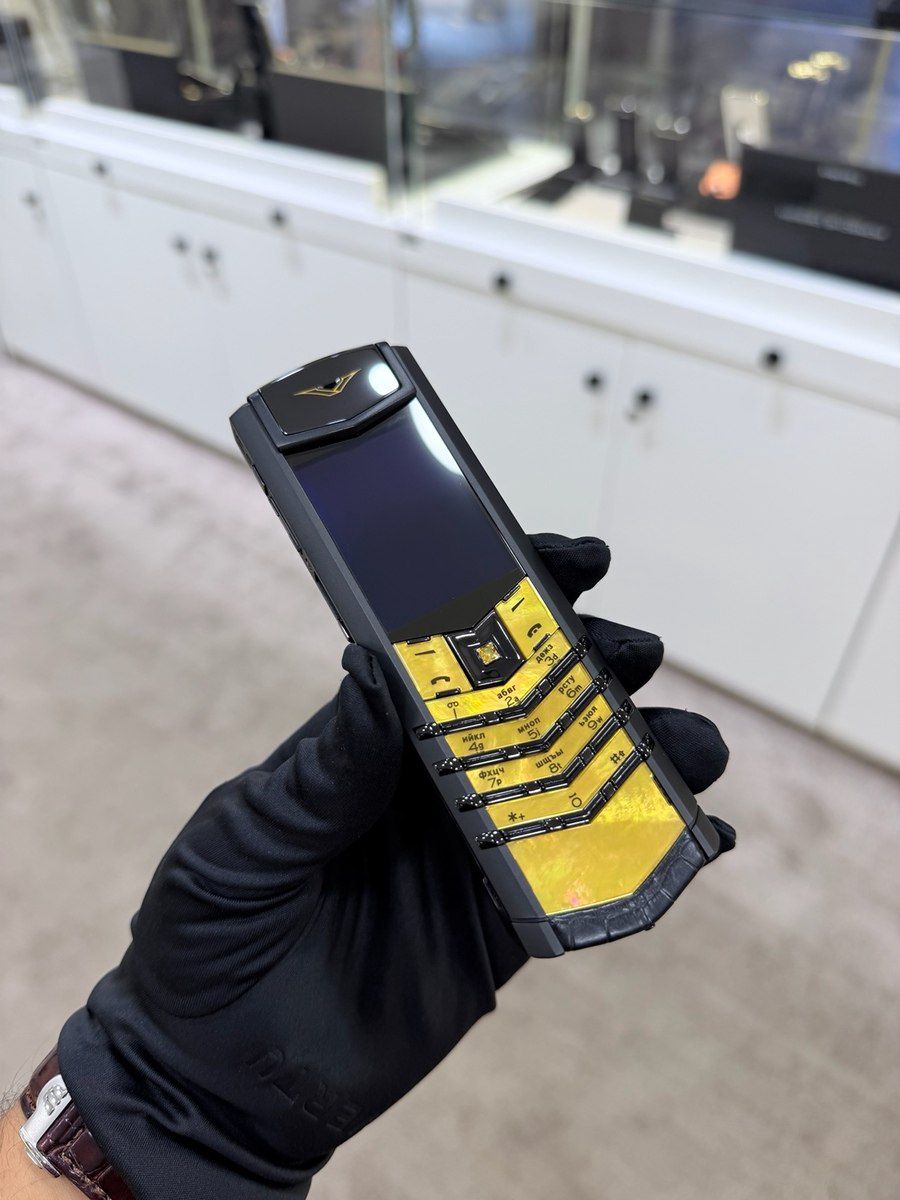 Vertu Signature S Design Sapphire Yellow Gold Black Alligator 4GB — Smartfonlar, Bakı