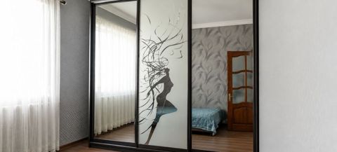 2.50x2.60 ölçülərdə dolab satılır. Problemsizdir, köçlə əlaqədar — Bakı