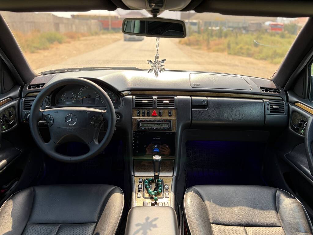 Mercedes E 320, 3.2 L, 1999 il, 419 000 km — Avtomobillər, Bakı (7)