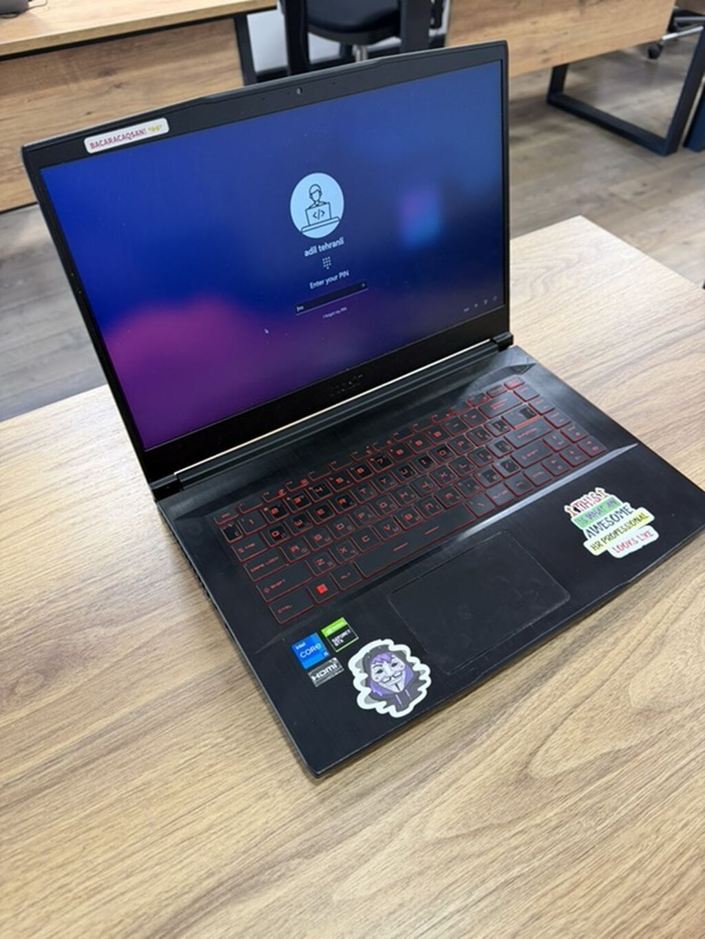MSI gaming noutbuk Qara rəngli, qırmızı detallı dizayna sahib MSI — MSI, Bakı (2)