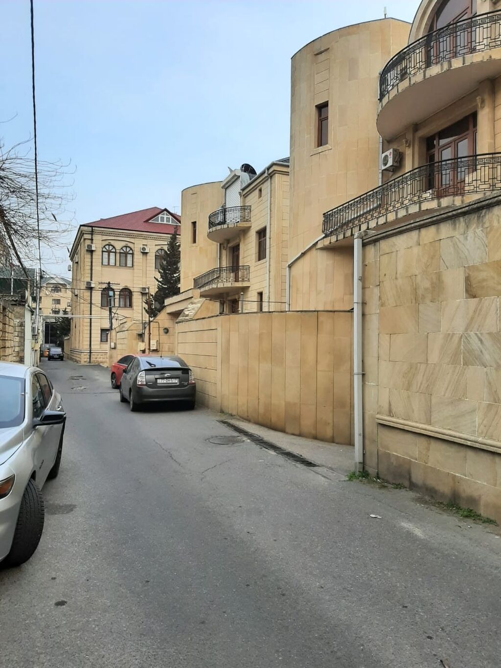 T. Əliyev küçəsində. Mülkiyyətdə 650m² olan. 7 sotda 4mərtəbəli 8 — Daşınmaz əmlak, Bakı