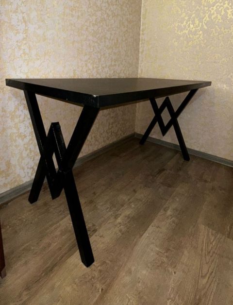 Tecili masa satilir. olcu uzunluq 1.60. Qiymet 120 azn. Unvan Razin