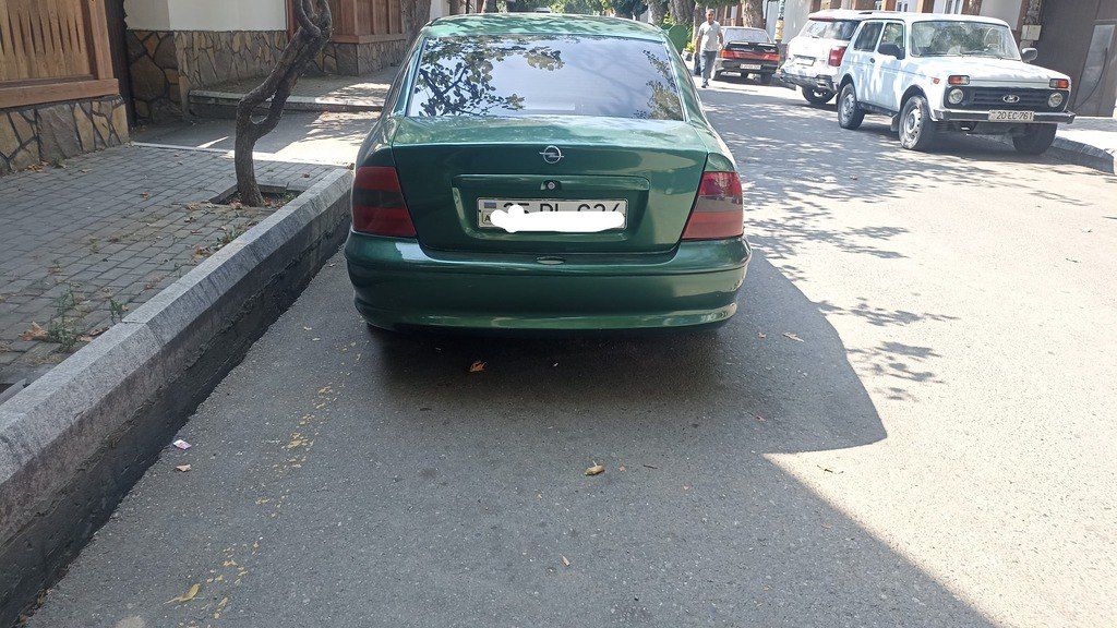 Opel Vectra, 1.6 L, 1997 il, 200 000 km — Avtomobillər, Gəncə (2)