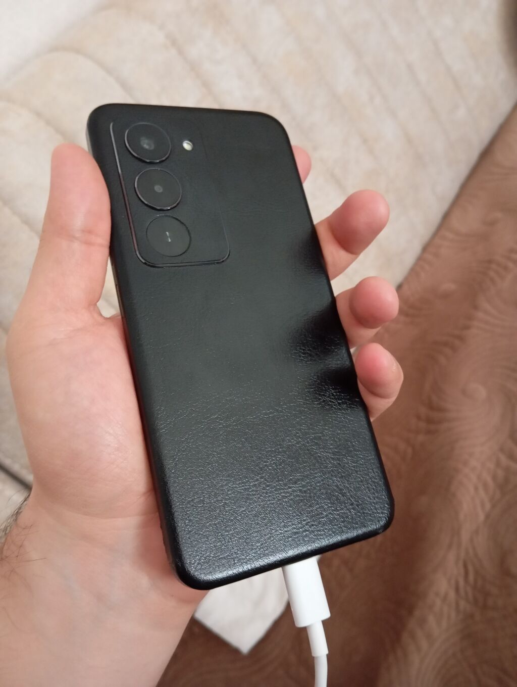 Problemsiz telefondur arxa qapaginda yungun reng getmesi oldugu ucun — Elektronika, Bakı (3)
