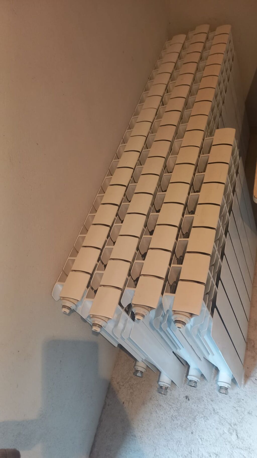 Radiatorlar satilir təp təzədir 1 qiş işlənib 61 əd seksiyadir — Radiatorlar, Saray (4)