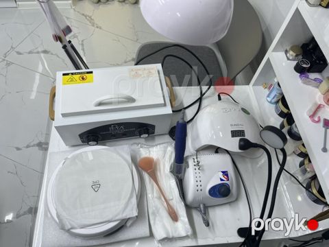 Manikür və dırnaq uzatma üçün tam peşəkar set. Dırnaq ustaları və