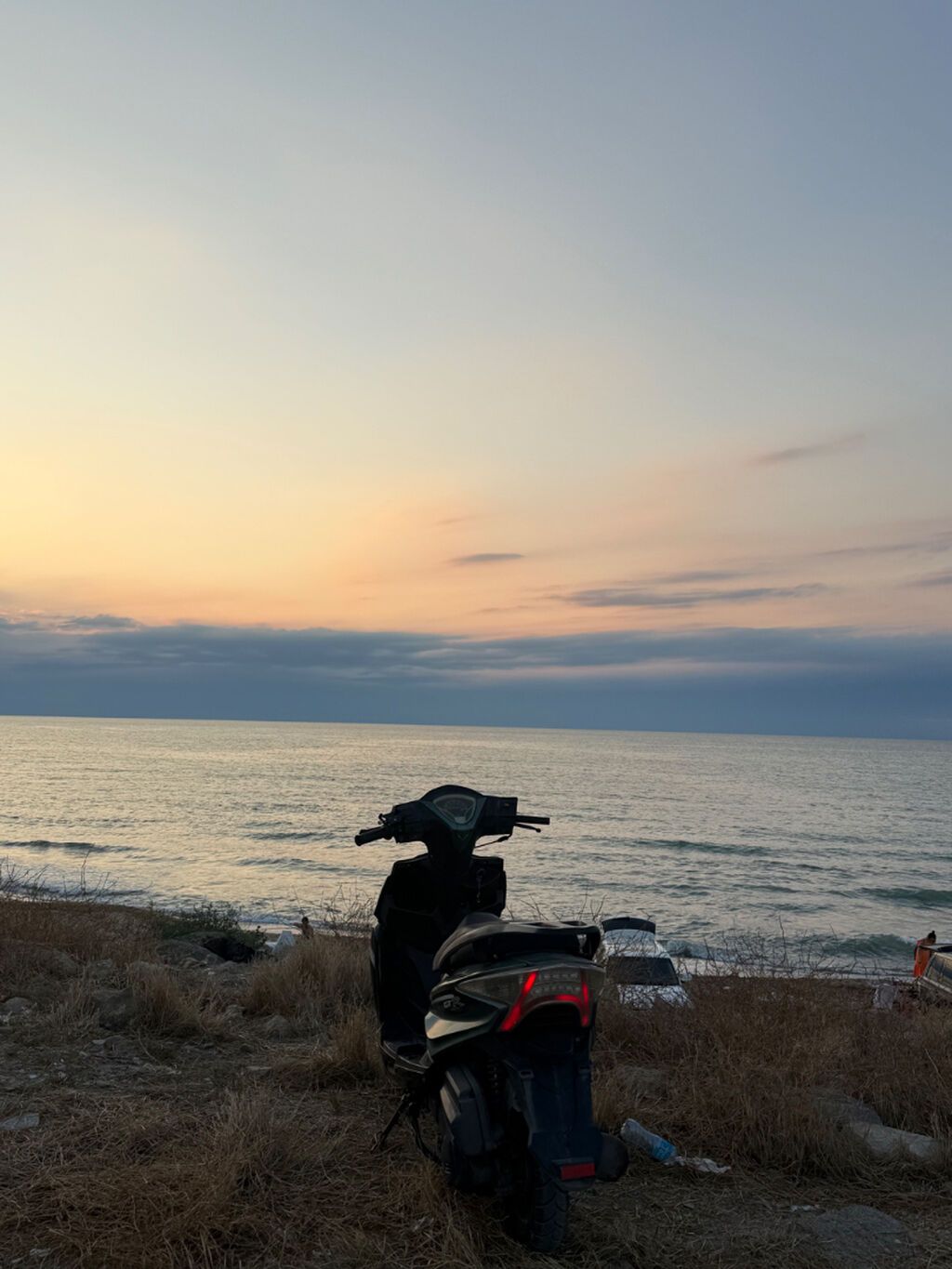 Salam bütün sənədləri qaydasındadı ağ nömrəsi var.125 kubdu.Texniki — Motosikletlər, Bakı (5)