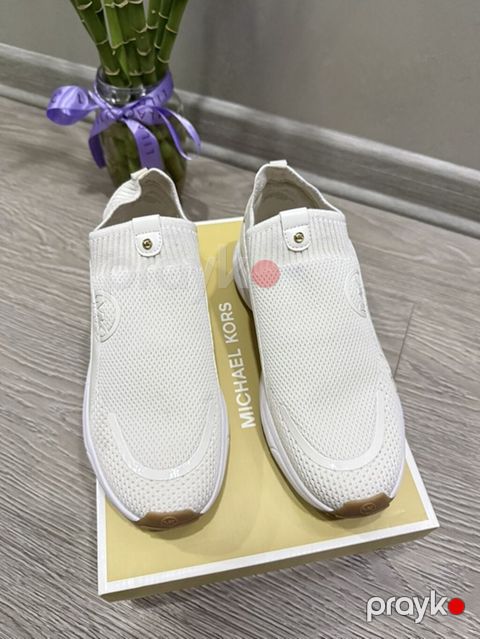 Michael Kors qadın slip-on idman ayaqqabısı. Ağ rəngli, nəfəsalan tor