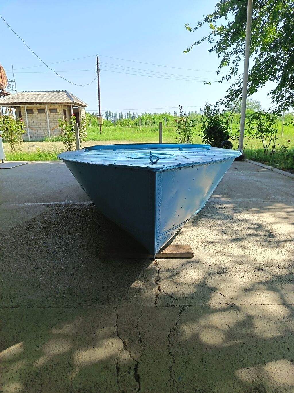 Metal qayıq satılır. Qiymətdə razilasmaq olar Möhkəm metal korpuslu — Mallar, Bakı