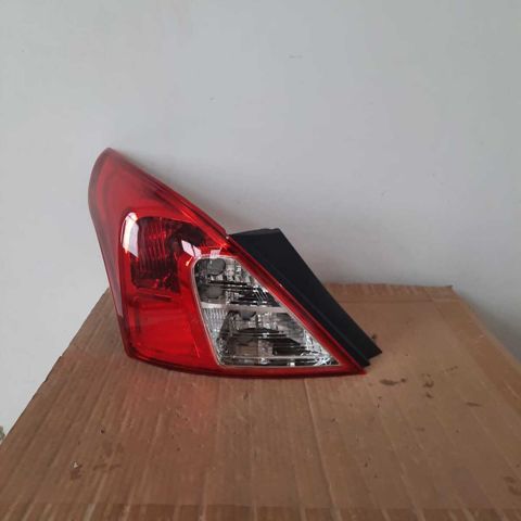 "Nissan Sunny 2012-2019" stop işığı — Bakı