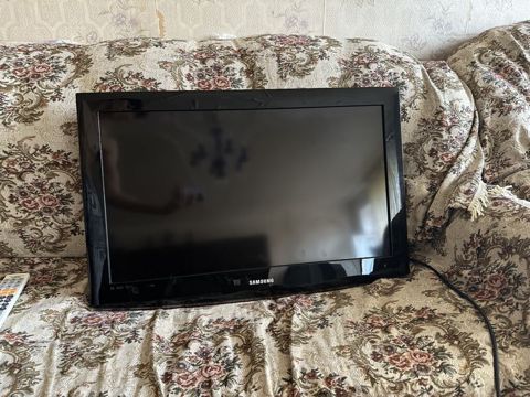 Samsung LE32B450C4W televizor - Ekran: 32 düym (81 sm), LCD - Model — Gəncə
