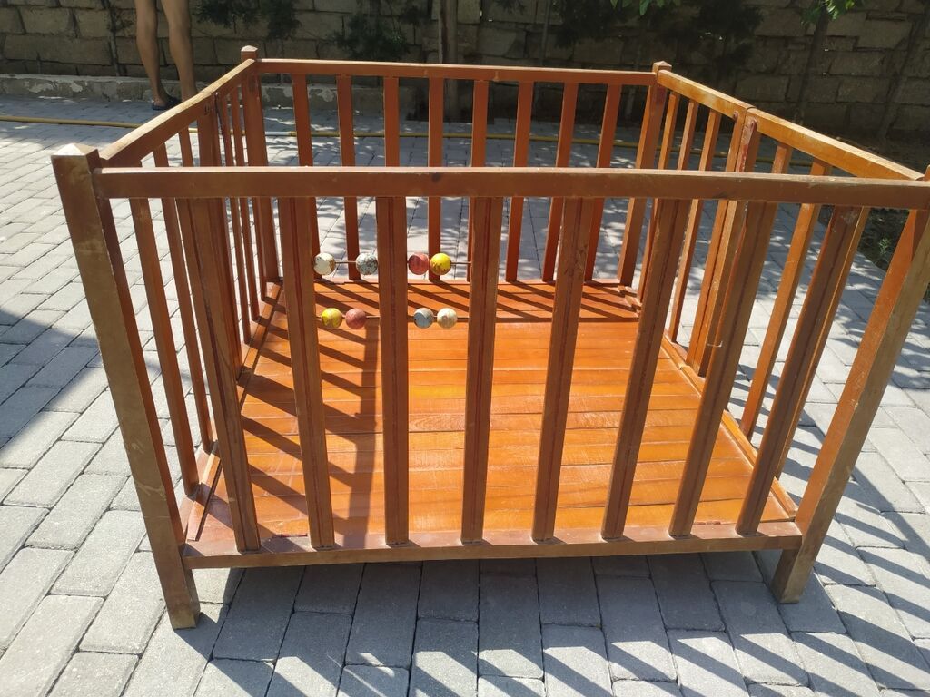 Taxtadan hazırlanmış uşaq maneci. Kvadrat formalı konstruksiyaya — Mallar, Bakı (2)