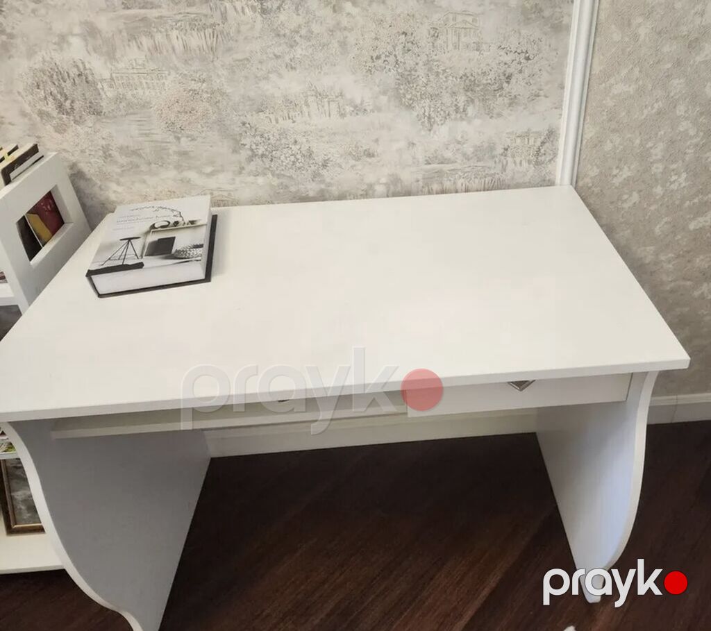 Ağ rəngli kompüter/yazı/ makiyaj masası.Çox az istifadə olunub, əla — Mebel, Bakı (3)