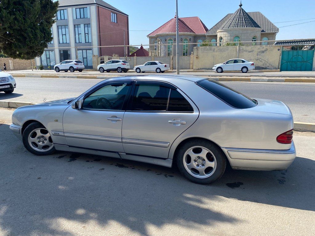 Mercedes E 230, 2.3 L, 1996 il, 404 444 km — Avtomobillər, Sumqayıt (4)