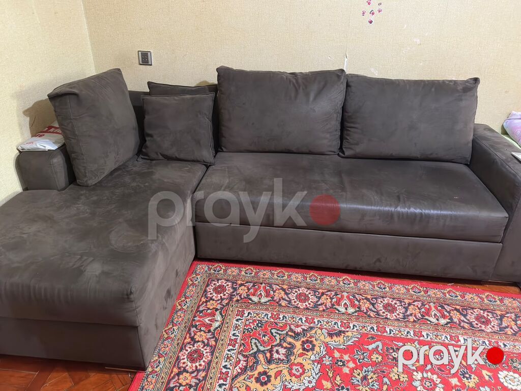 Tünd qəhvəyi rəngdə künc divan. Divan açılan mexanizmə malikdir və — Mebel, Bakı (2)