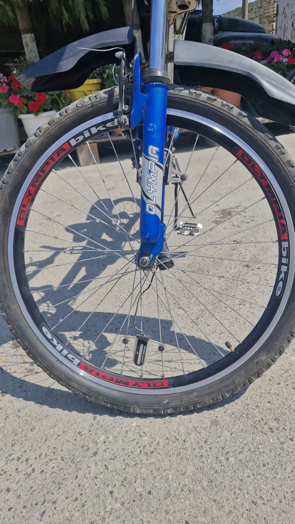 Olympia markalı dağ/şəhər tipli velosiped. Mavi-gümüş rəngli çərçivəyə — Dağ velosipedləri, Bakı (4)