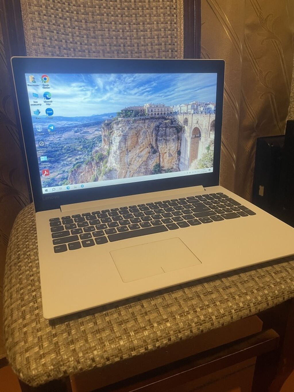 Lenovo ideapad Ela veziyetde ag rengde siniqsiz catsiz problemsiz — Lenovo, Digah