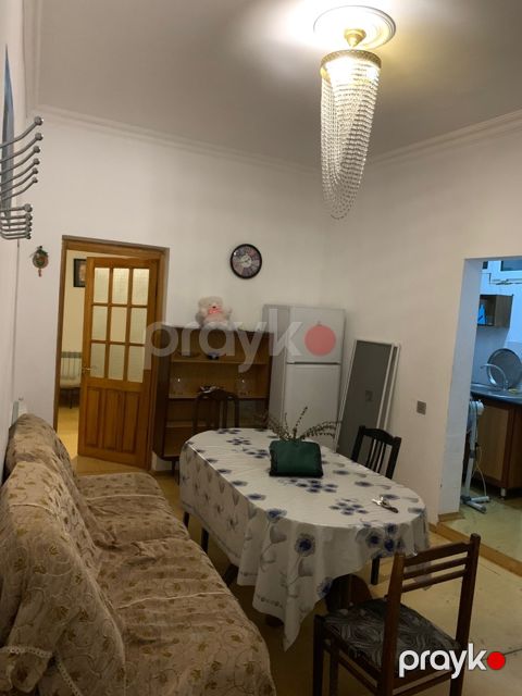 6-otaqlı yeni tikili kirayə verilir, İnqilab pr., 130 m²