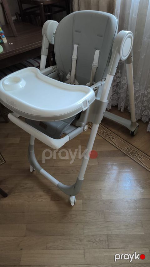 Kidilo yemək masası. 5 ay öncə 140 man alınıb. Təzə kimidir. 90 man