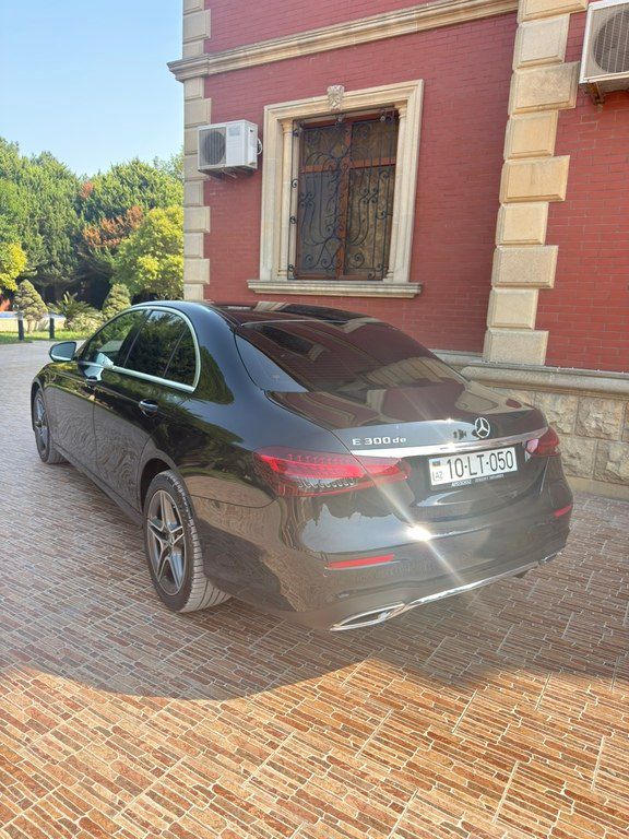 Mercedes E 300 e, 2.0 L, 13.5 kWh, 2022 il, 37 450 km — Avtomobillər, Bakı (7)