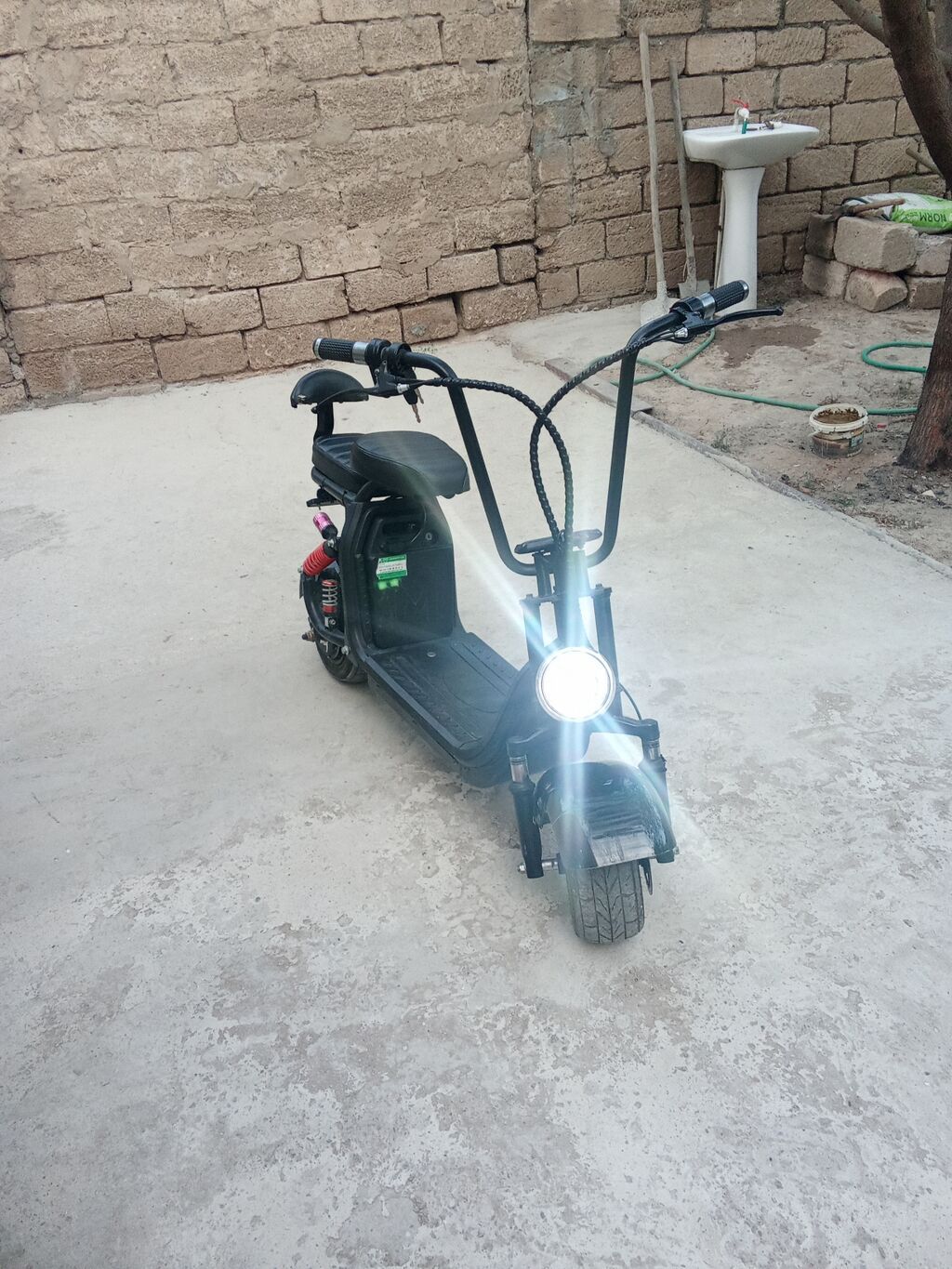 Elektrikli skuter satılır. Qara rəngli, oturacaqlı və kompakt dizayna — Avto, Bakı (2)