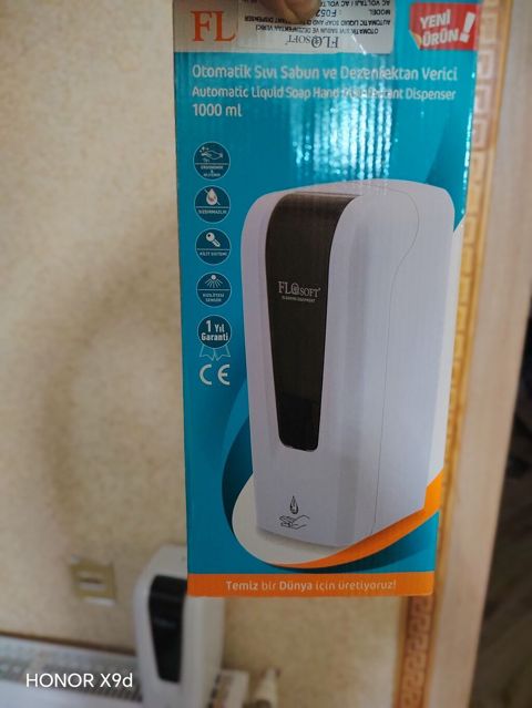 FLOSOFT markalı avtomatik maye sabun və dezinfektan dispenseri. 1000