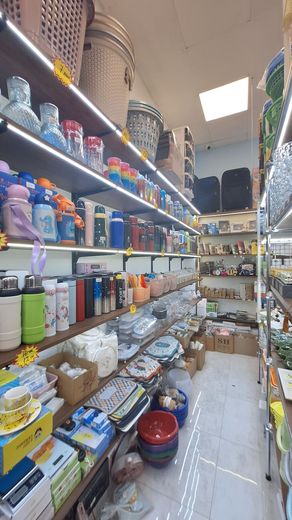 Hazır mağaza icarəyə verilir / hazır vəziyyətdə təhvil verilir. Obyekt — Mallar, Bakı (5)